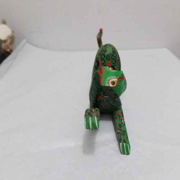Oaxacan Alebrije Hand Carved Hand Painted Wood Cat Sculpture - Picture 4 of 13